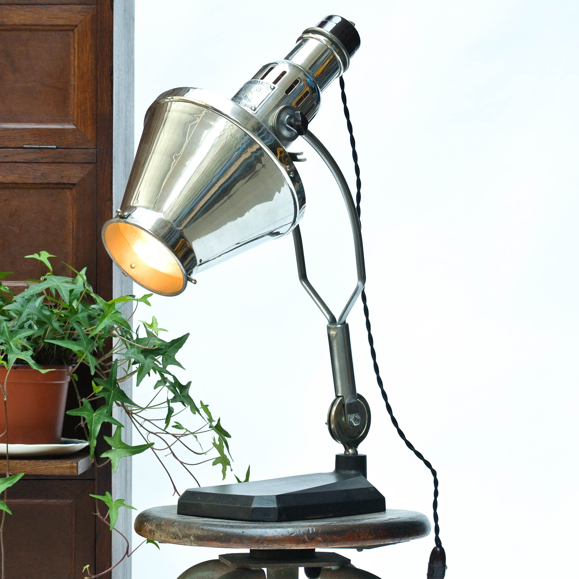 Former medical lamp Hanau brand