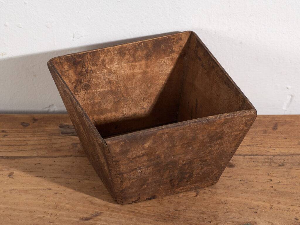 Old bowl with dark patina (c.1920) #10