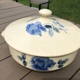 Service table 50 years cream digoin faience with blue rose decor