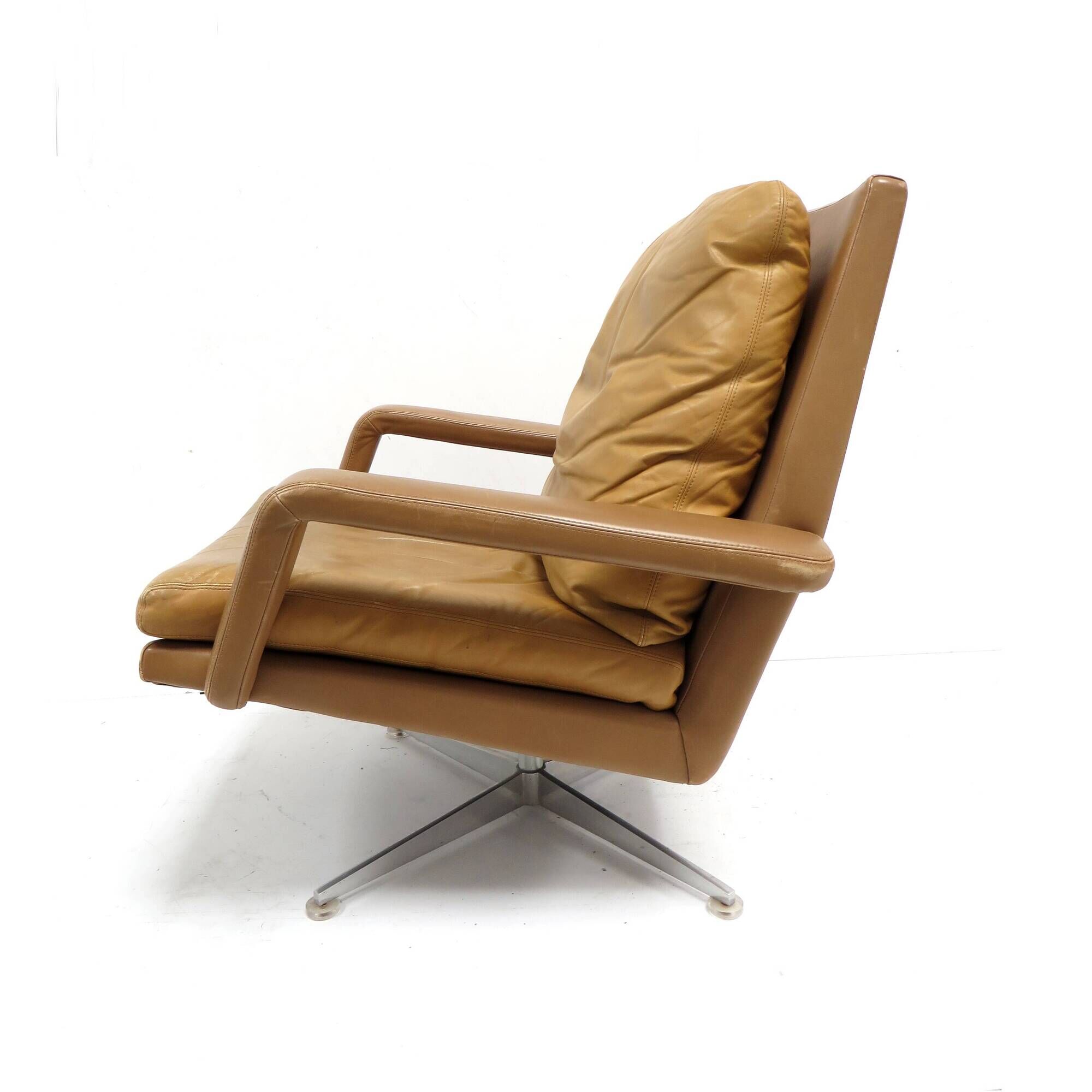 Vintage swivel chair designed by Hans Kaufeld in the 60s