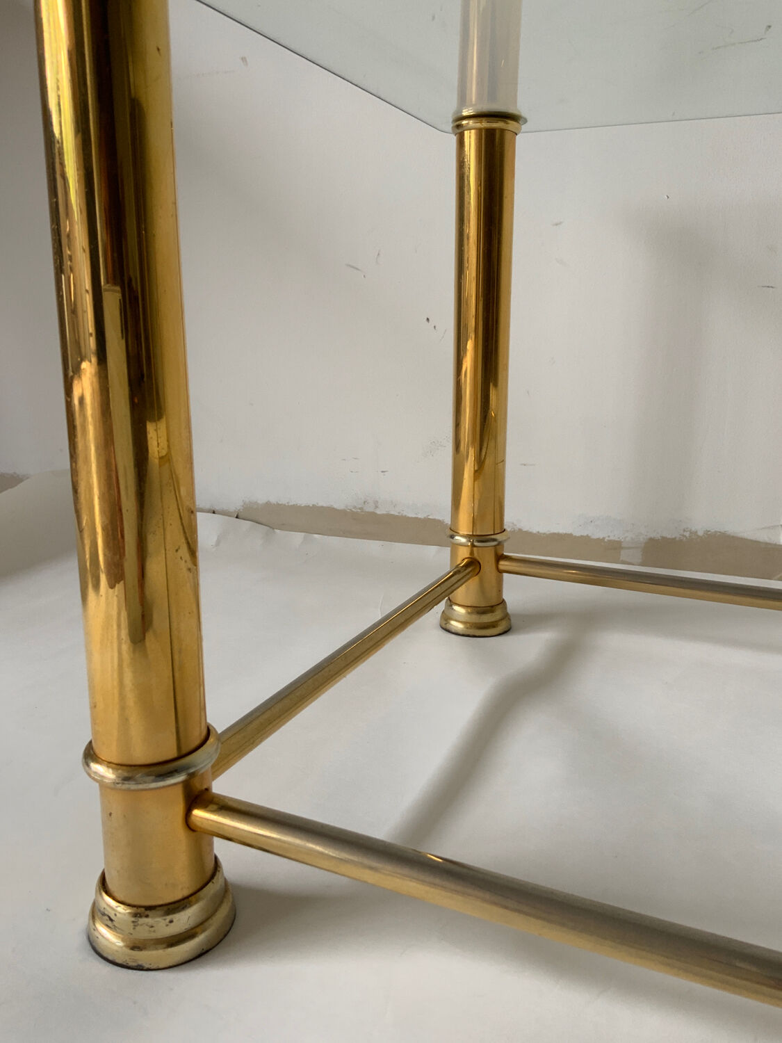 Table basse verre et métal doré