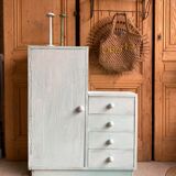 Extra cabinet with drawers