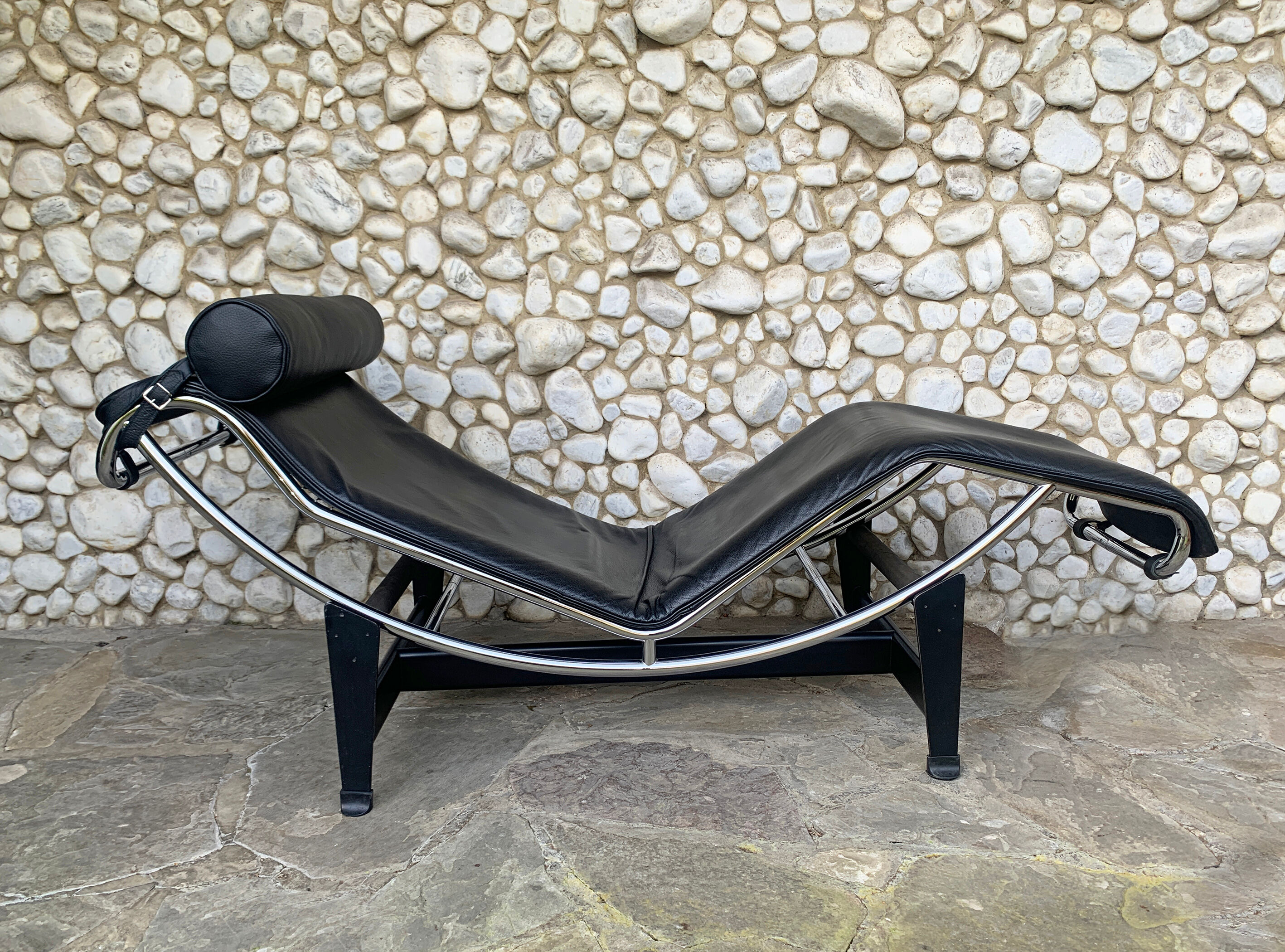 Chaise longue LC4 Cassina Vintage, Charlotte Perriand, Le Corbusier et Pierre Jeanneret années 1960