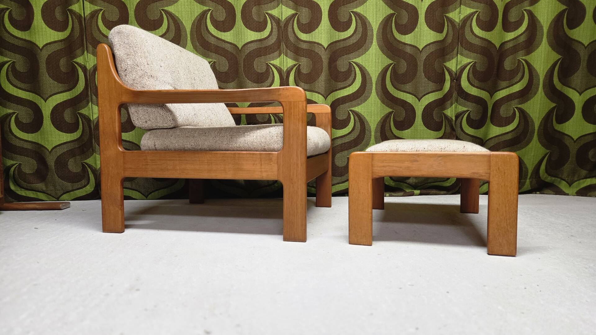 Fauteuil lounge scandinave en teck massif & ottoman 60/70