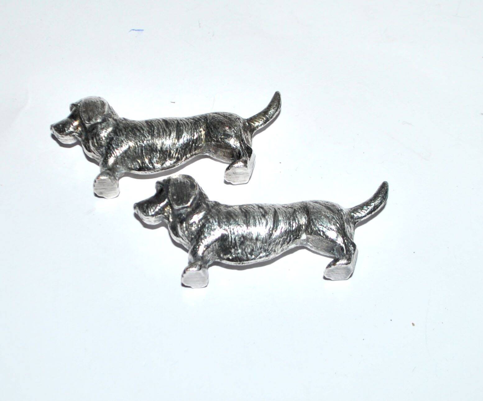 Set of 2 vintage animal knife rests, dachshund and basset hound, in silver-plated metal.