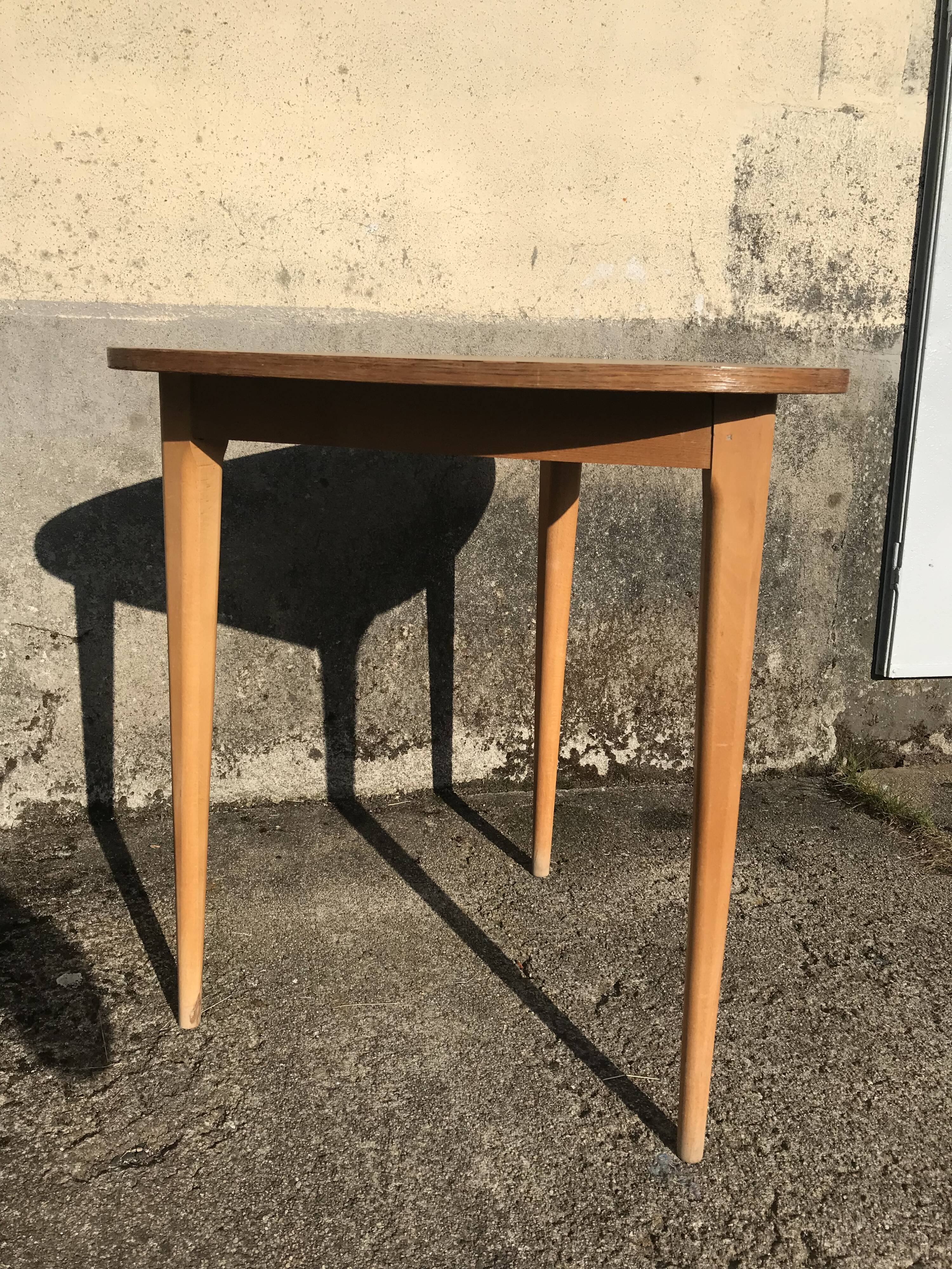 Table bistrot tripode en bois vintage