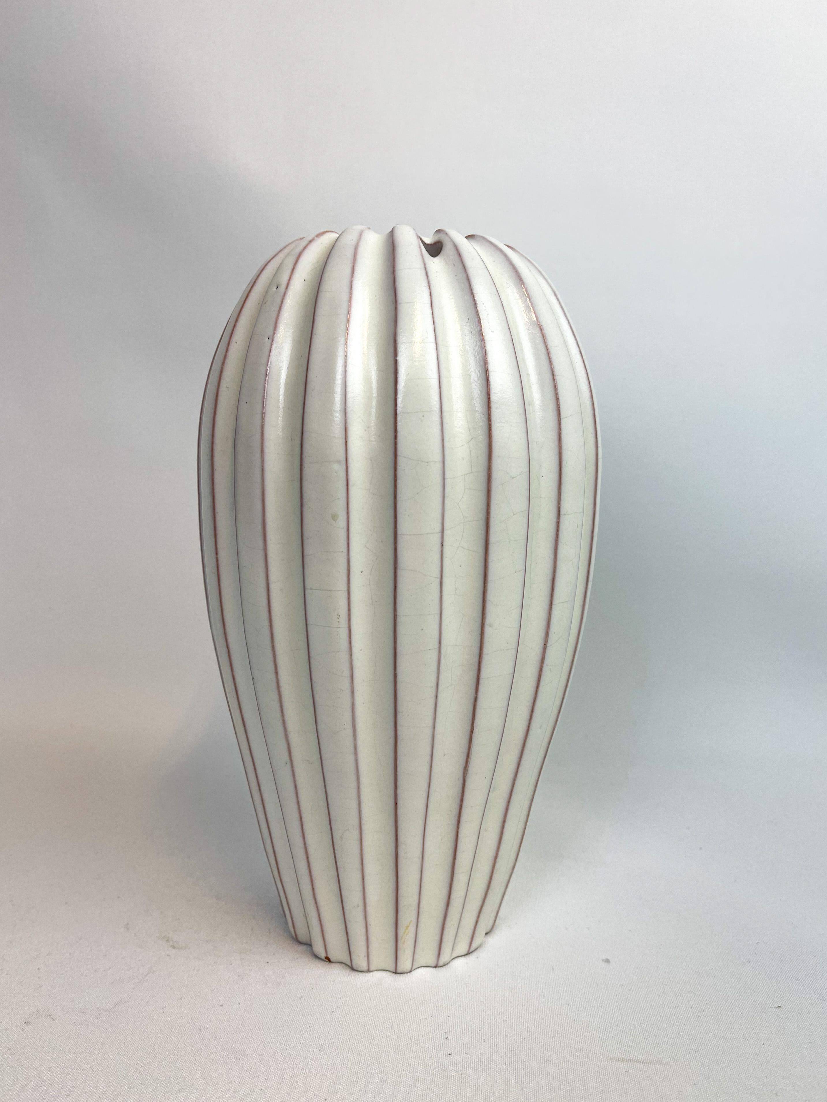 Mid-century vase by Vicke Lindstrand, 1940s, Sweden