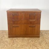 Coffre en teck style Mid-Century de Meredew