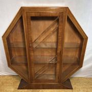 Cabinet d'exposition hexagonal en noyer vintage art déco - 1920-1930