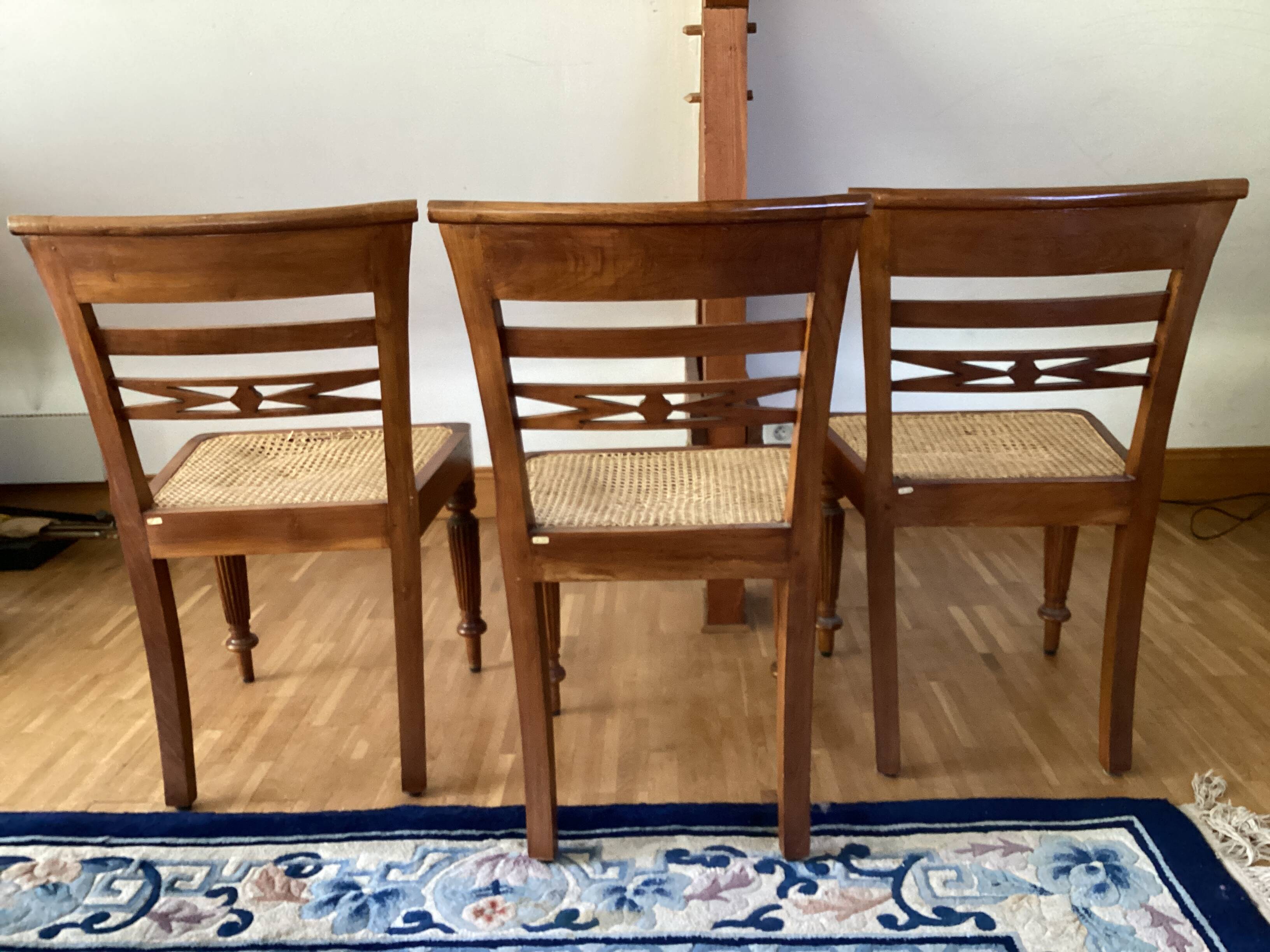 Lot de 3 chaises vintage en bois exotique et cannage – fabrication indonési