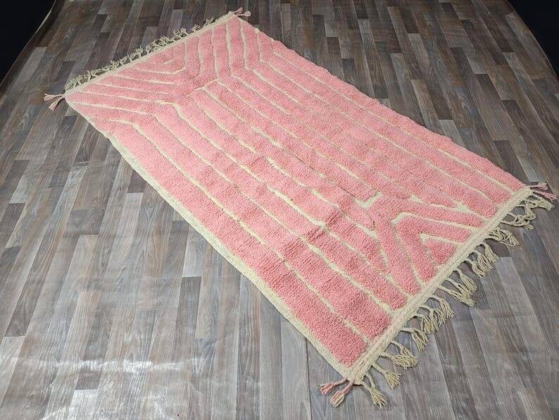 Handmade pure wool Berber rug, Moroccan, size 200 x 300 cm.