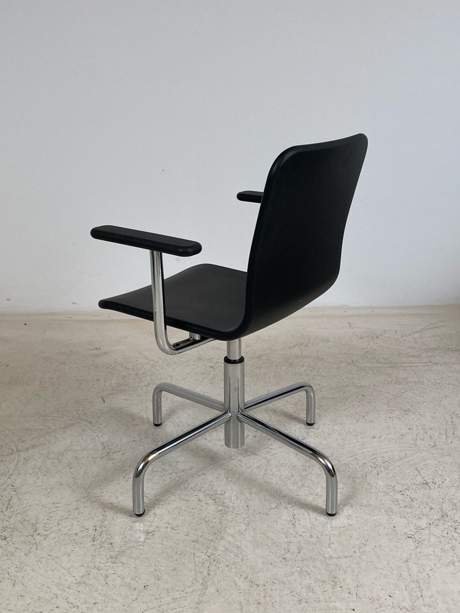 Soho armchair by Naoto Fukasawa for Magis