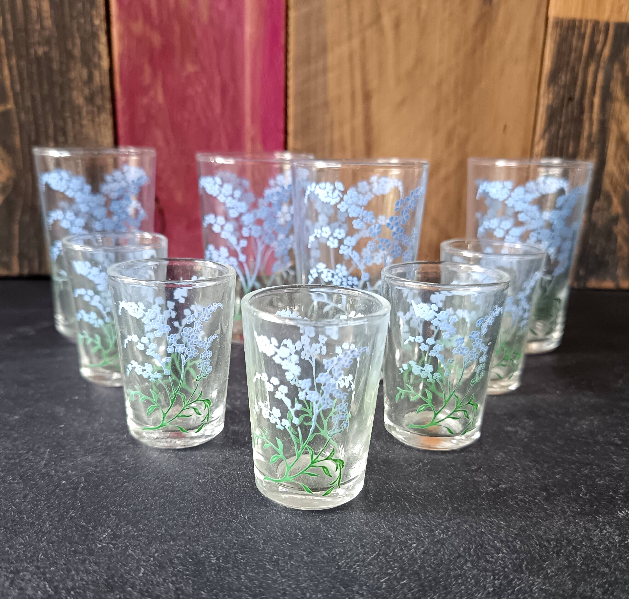 9 small vintage silkscreened blue flower pattern glasses from 1940/50