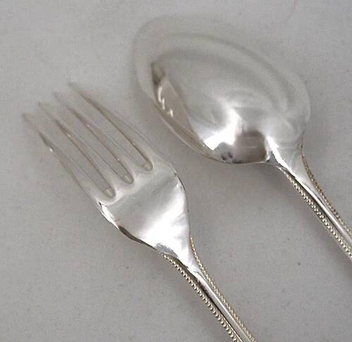 25-piece cutlery set François Frionnet in silver-plated metal, bead decoration.