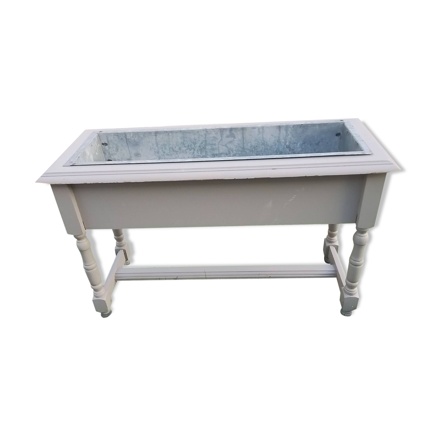 Removable galvanized interior gray wood planter