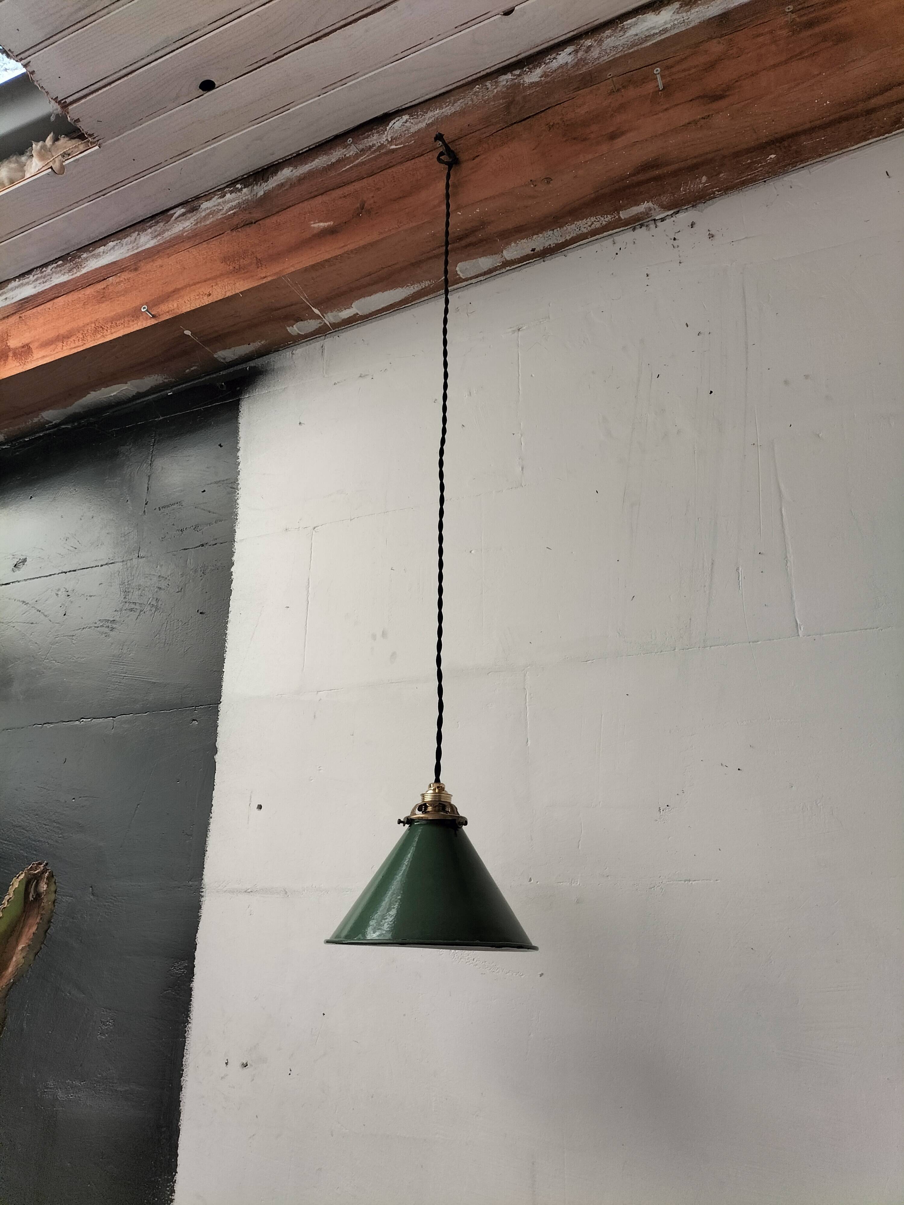 Enamelled sheet metal cone suspension