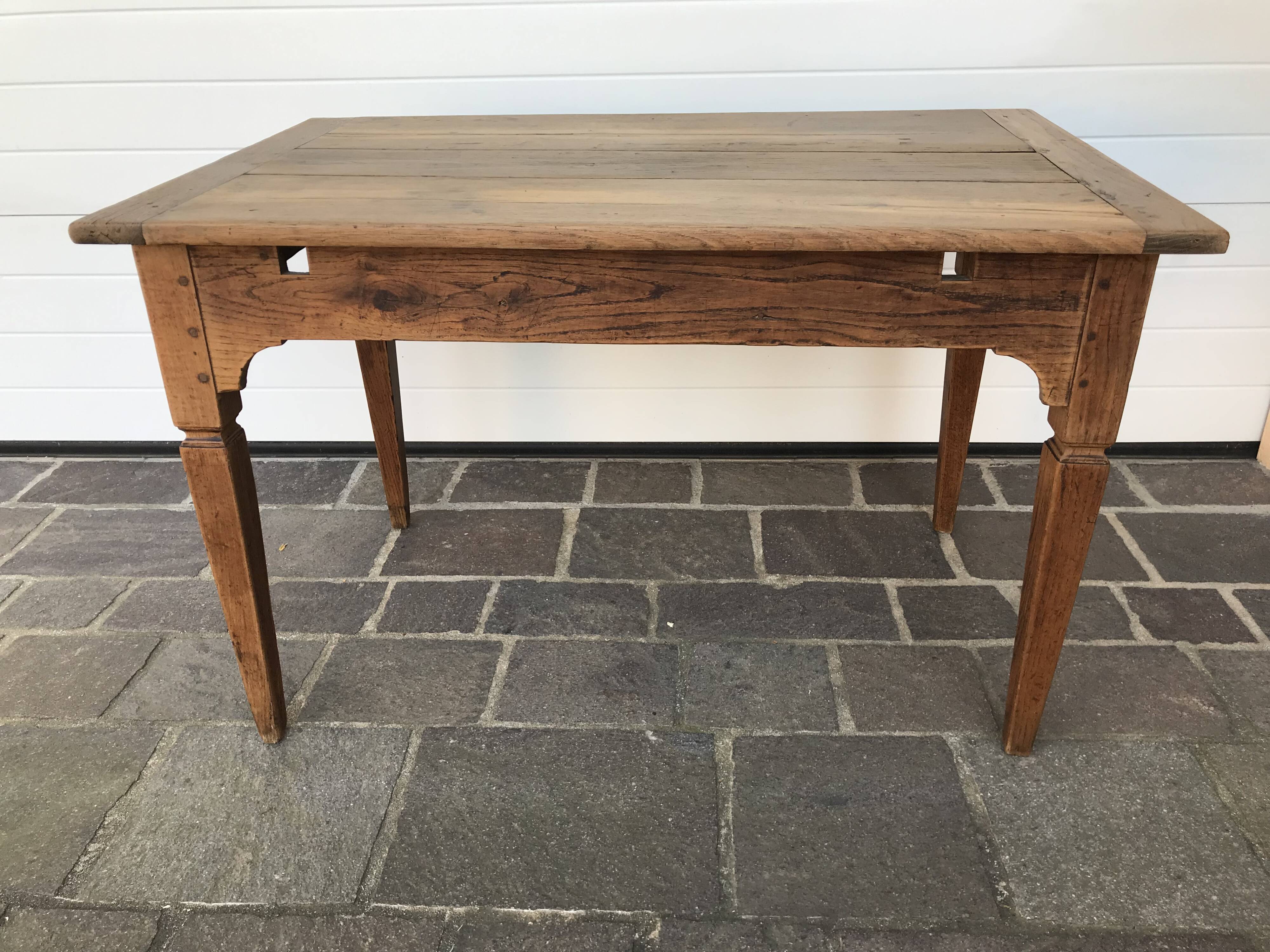 Farm table