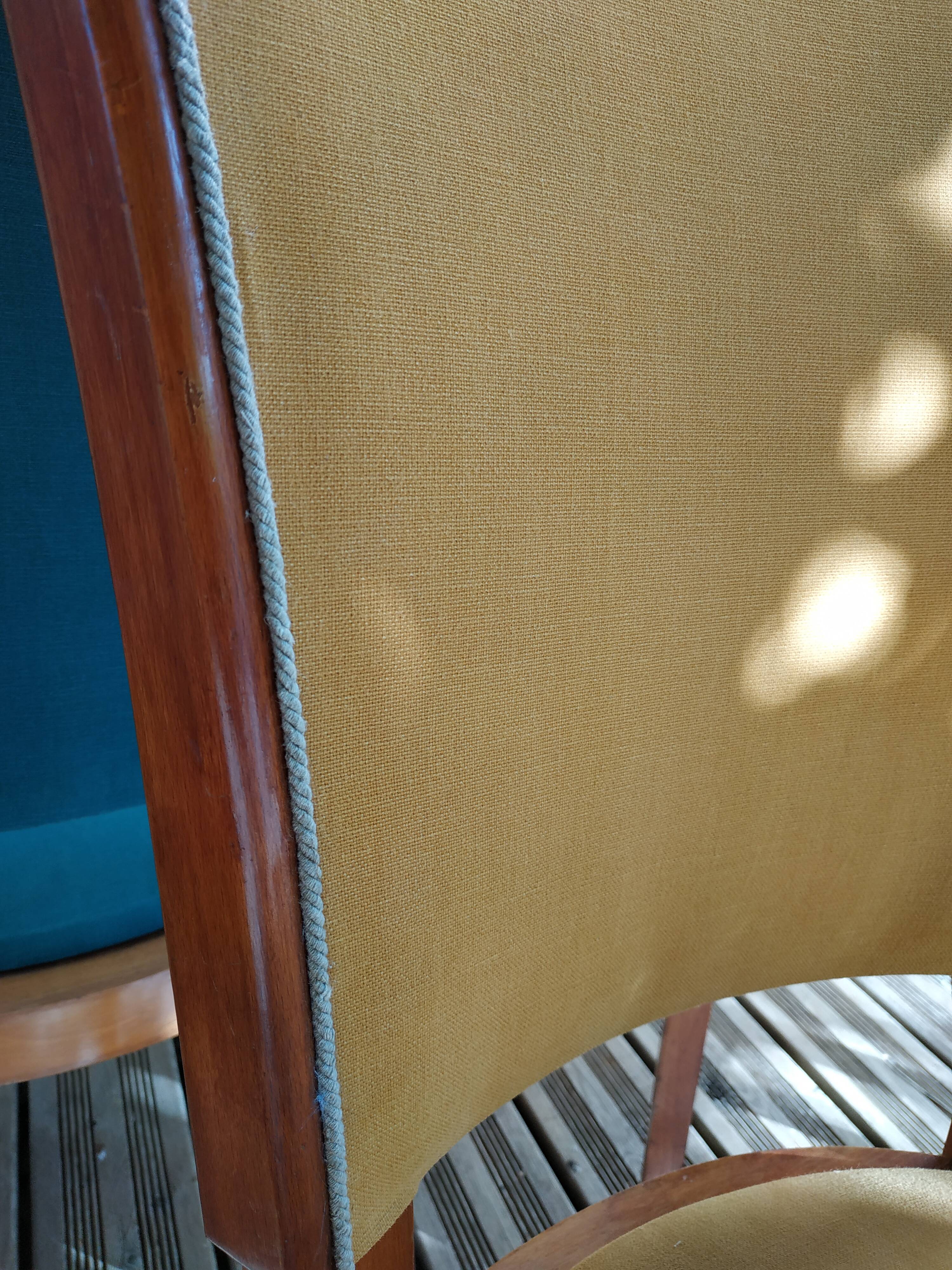 Lot of 6 wooden and fabrics chairs