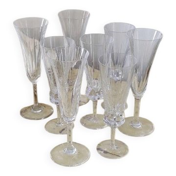 Lot de 8 flûtes à champagne en cristal Saint Louis et cristal de Bayel