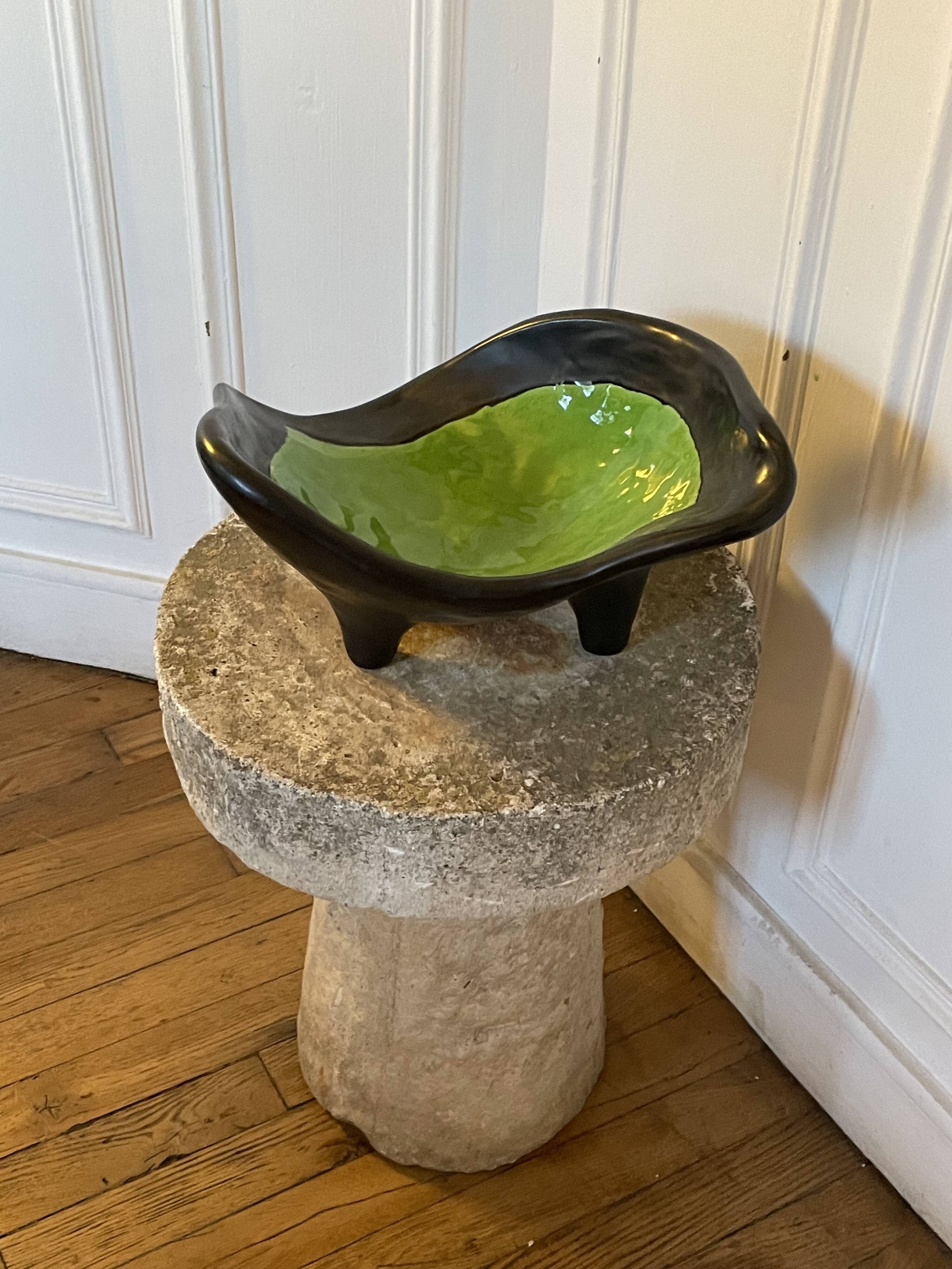 Large tripod pocket bowl in black ceramic 1950