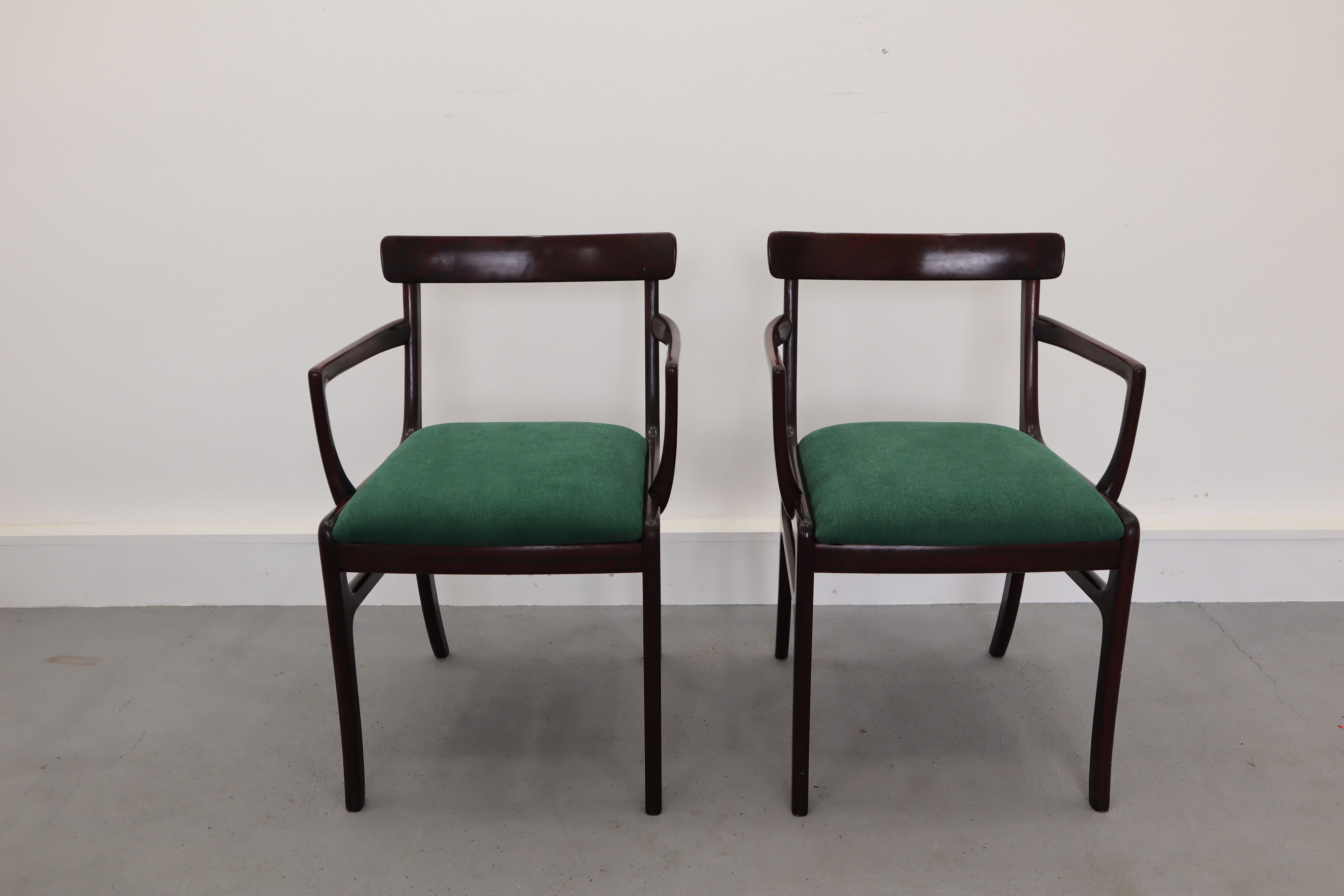Chaises à manger danoise du milieu du siècle de Poul Jeppesens Møbelfabrik années 1960