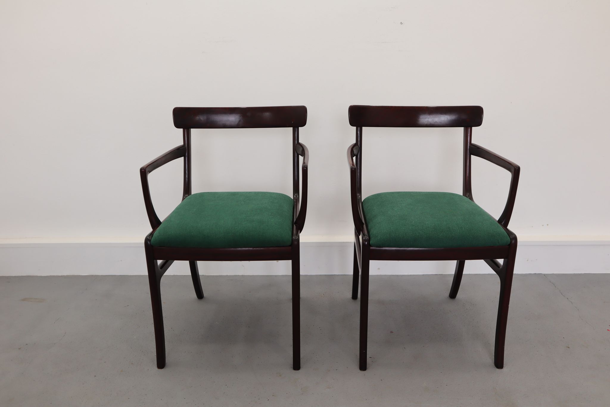 Chaises à manger danoise du milieu du siècle de Poul Jeppesens Møbelfabrik années 1960