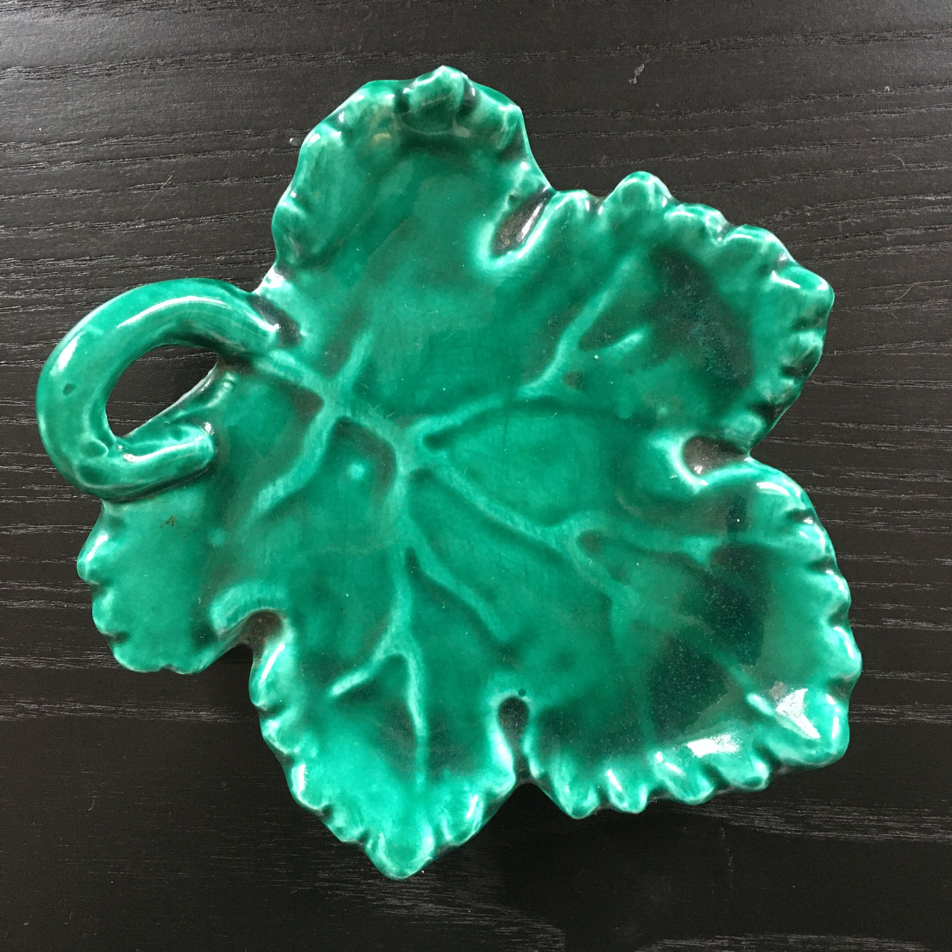 Empty vine leaf pocket