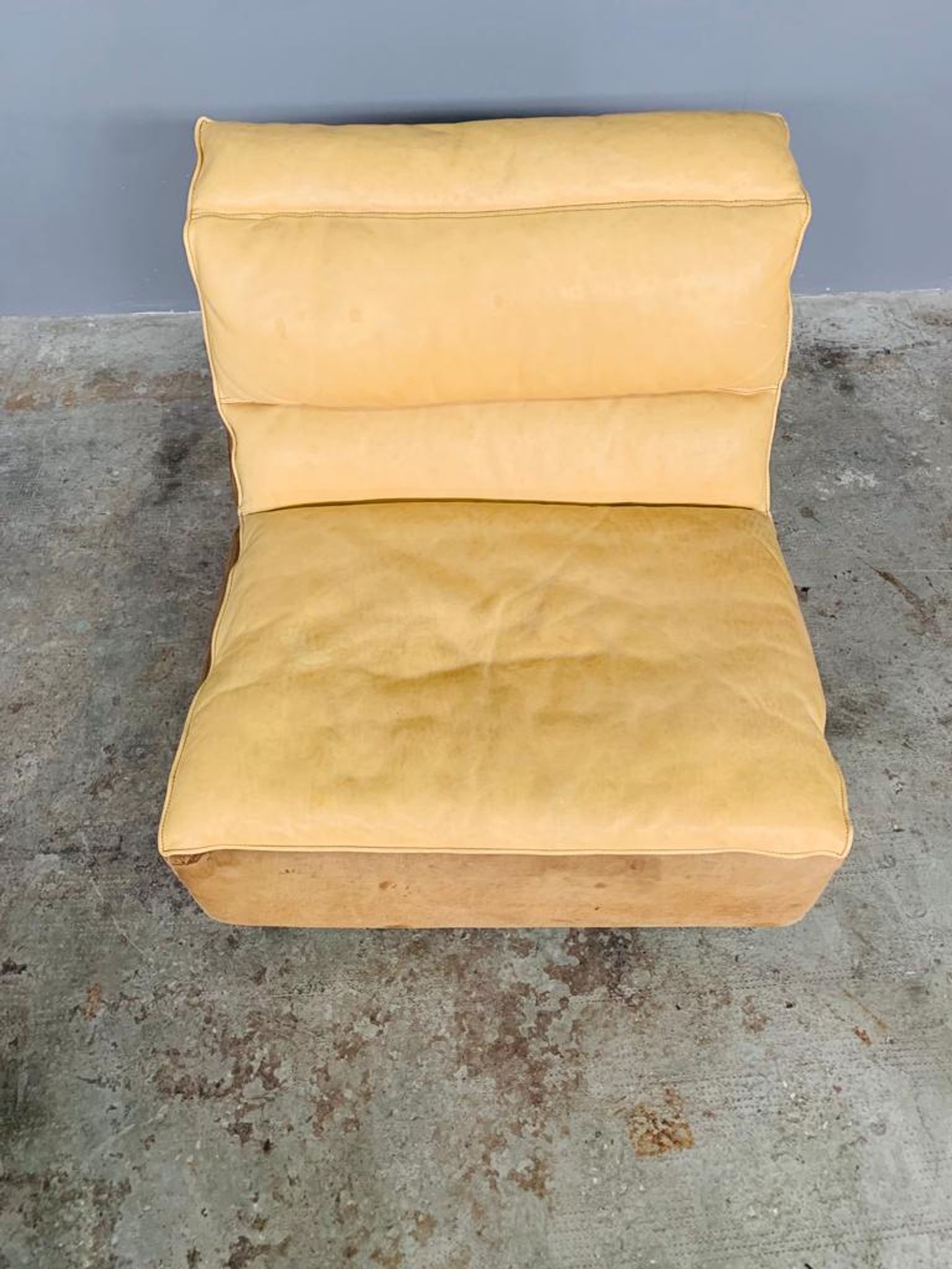 Bogo sofa in leather and suede, by Carlo Bartoli for Rossi di Albizzate