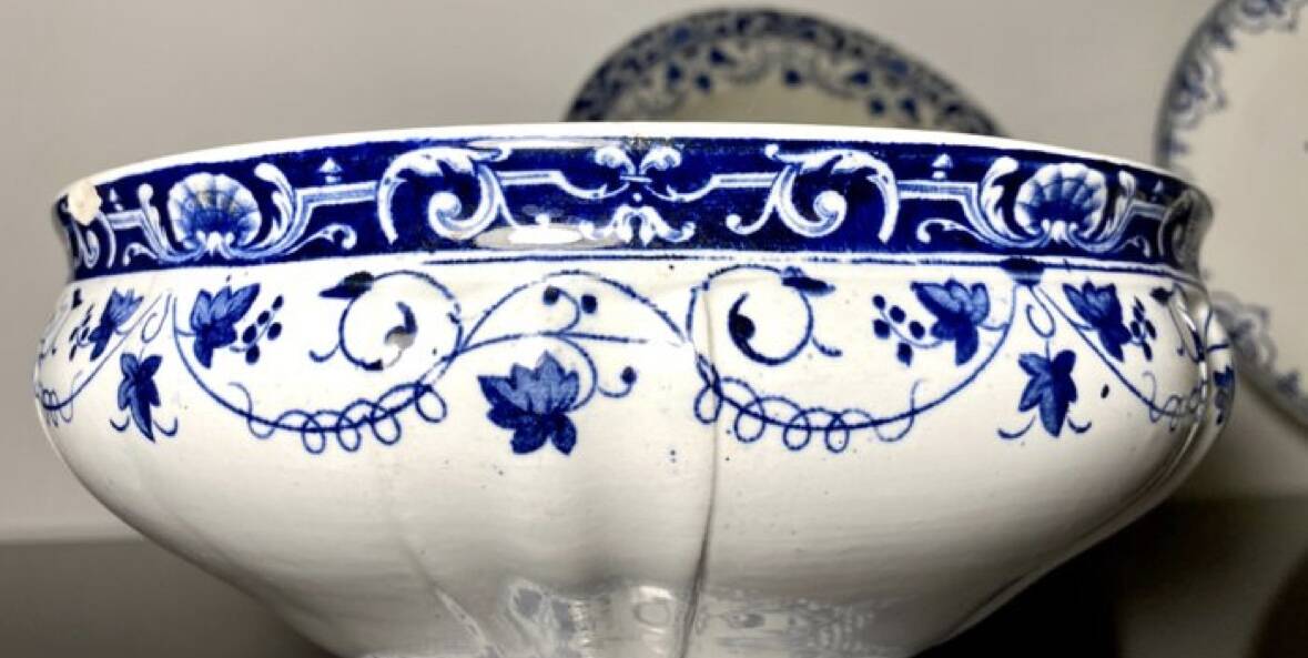 4 old Moustiers plates