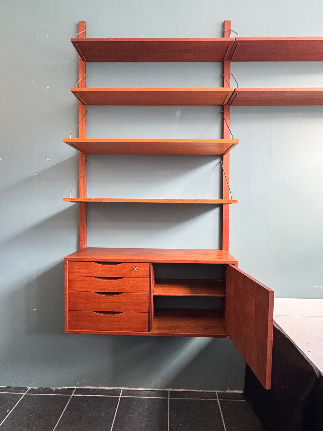 Unité murale modulaire en teck vintage scandinave “Veggen De Luxe”, Norvège