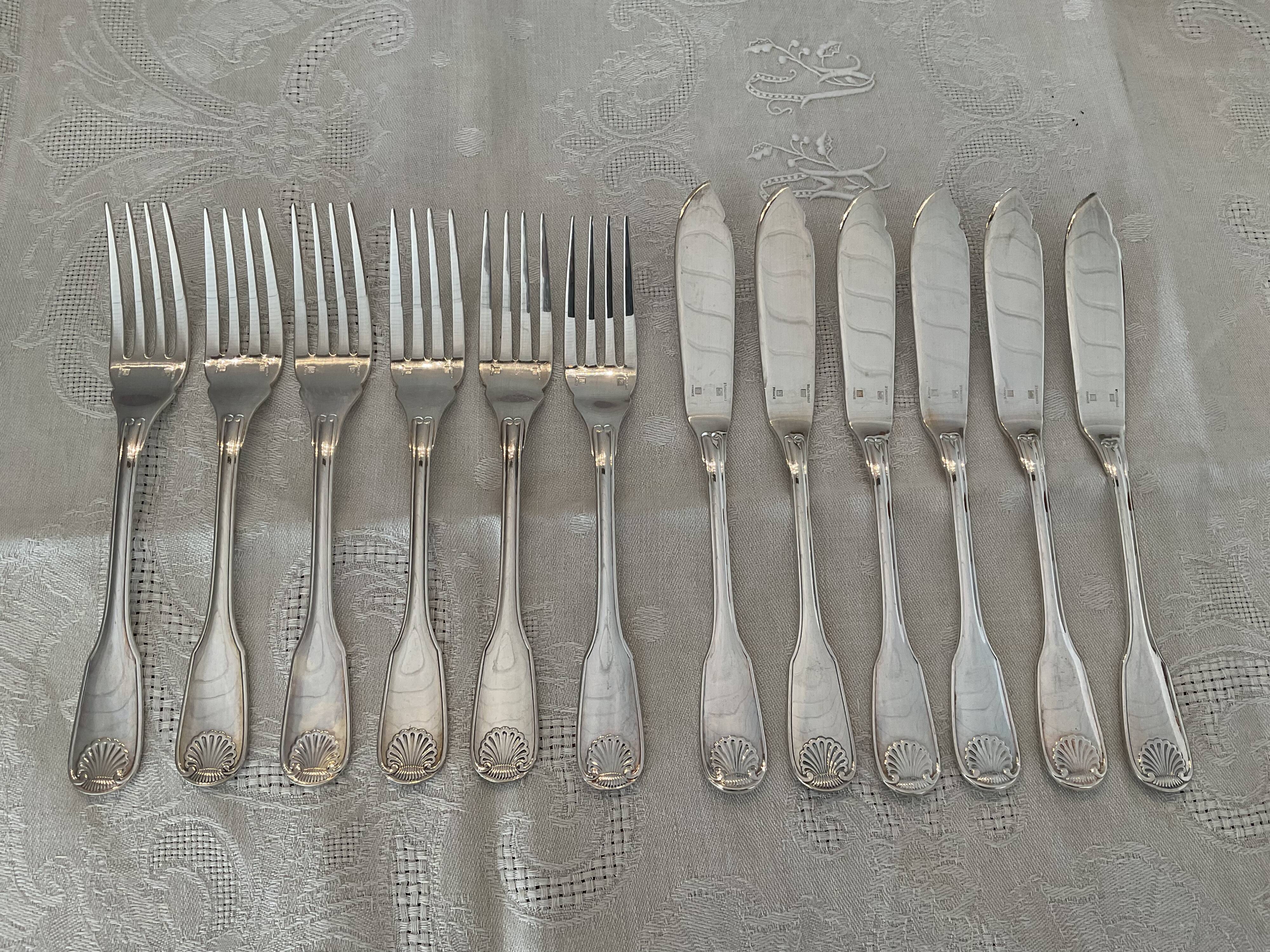 Set de 12 couverts à poissons Christofle modèle Vendome Coquille
