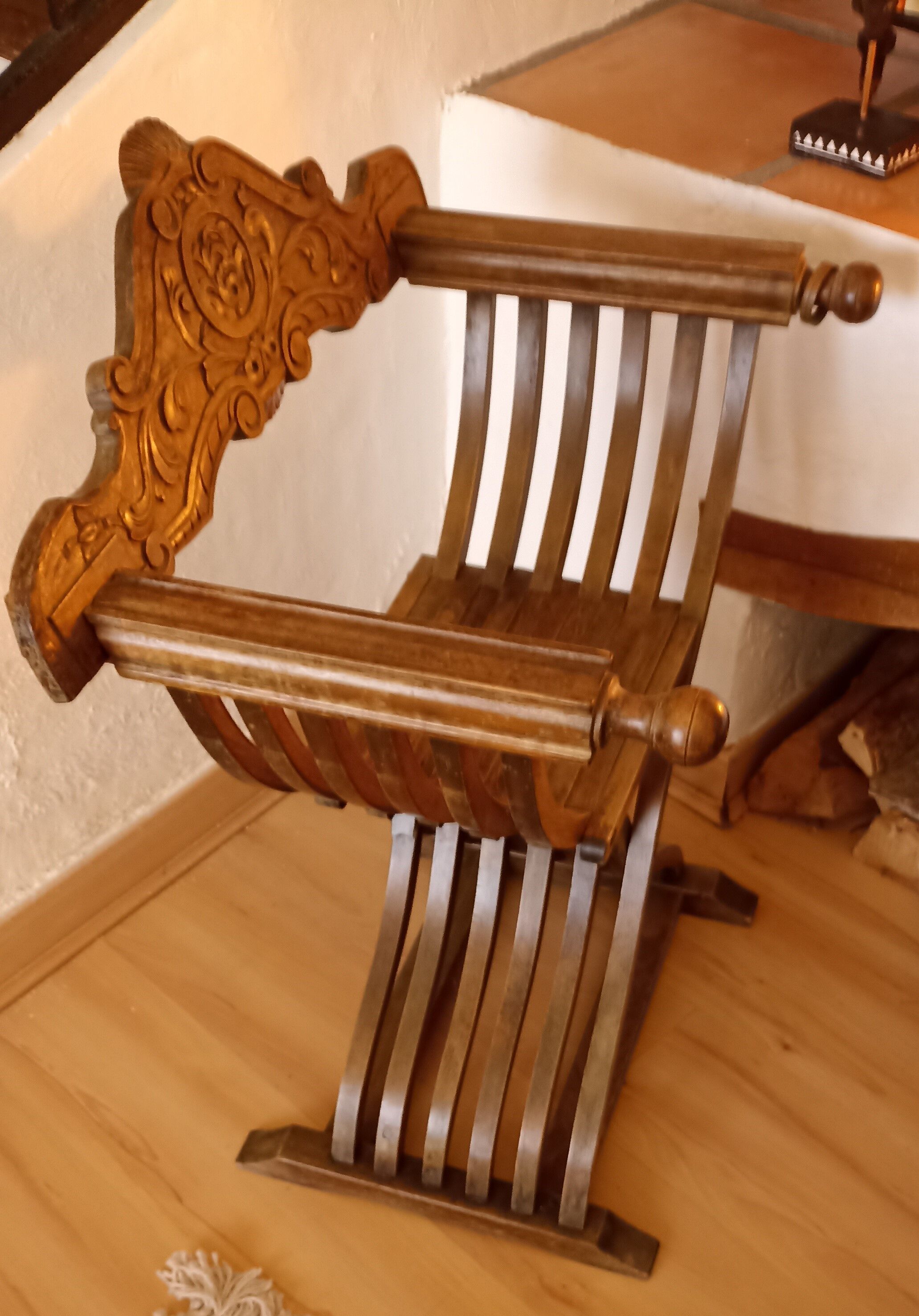 Savonarola folding chair, Dante chair, medieval chair