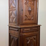 Cabinet bourguignon de style louis xiii en bois massif vers 1850-1880