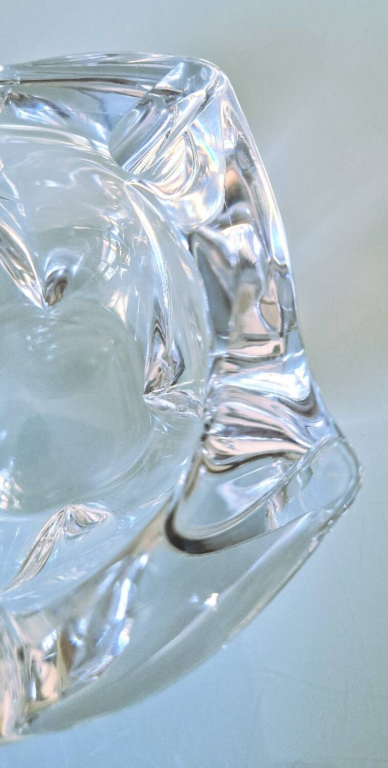 Solid crystal centrepiece signed Daum France