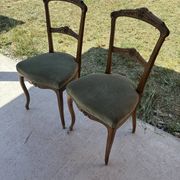 Paire de chaises style Louis 15