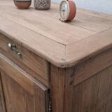 Ancien buffet de cuisine rénové entièrement