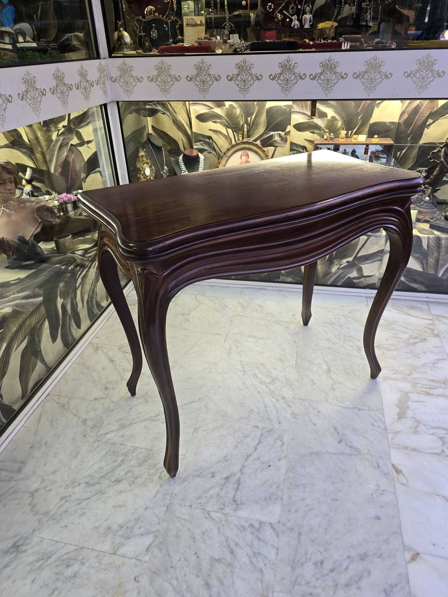 Game table