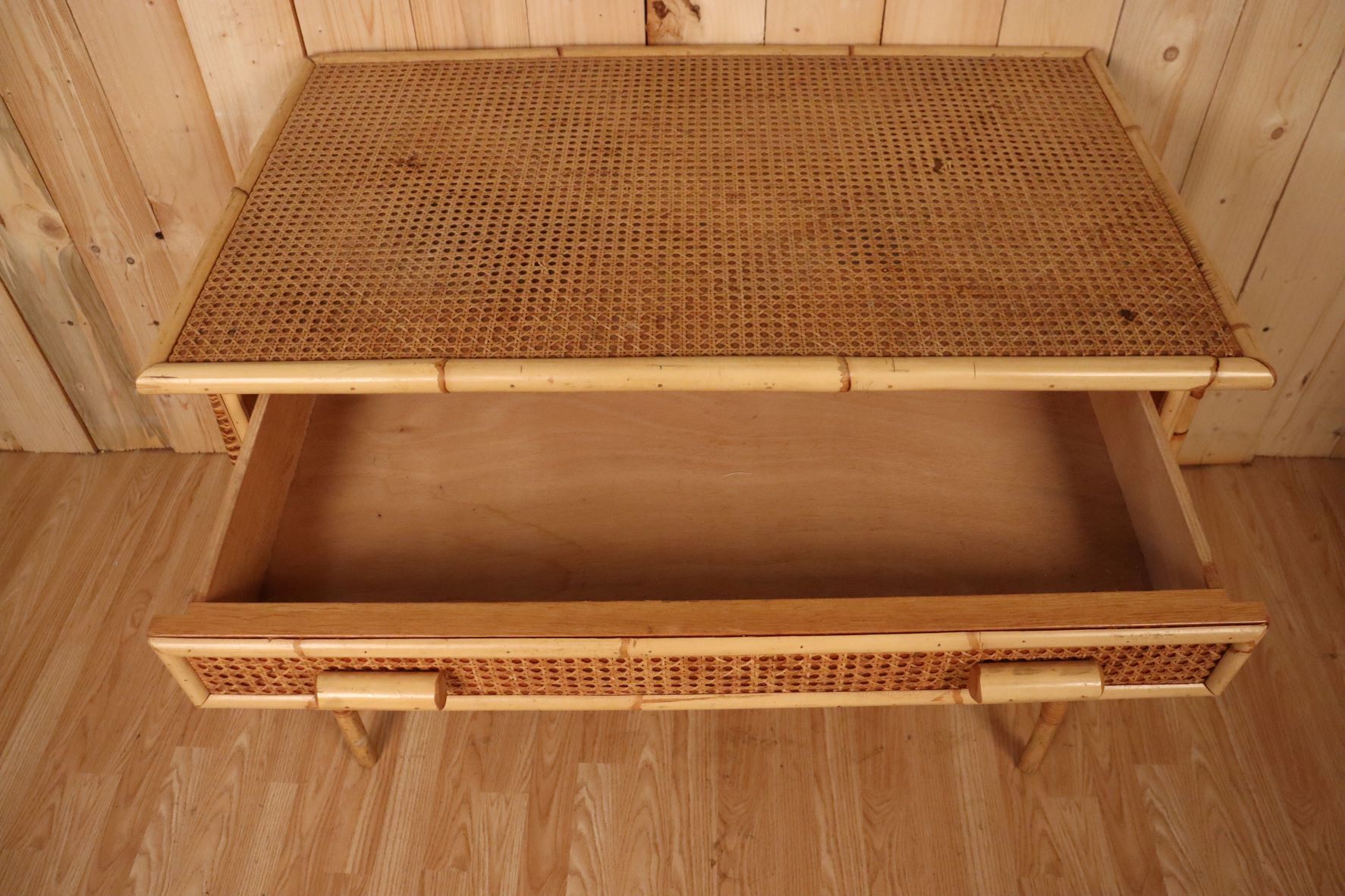 Rotin & cannage office