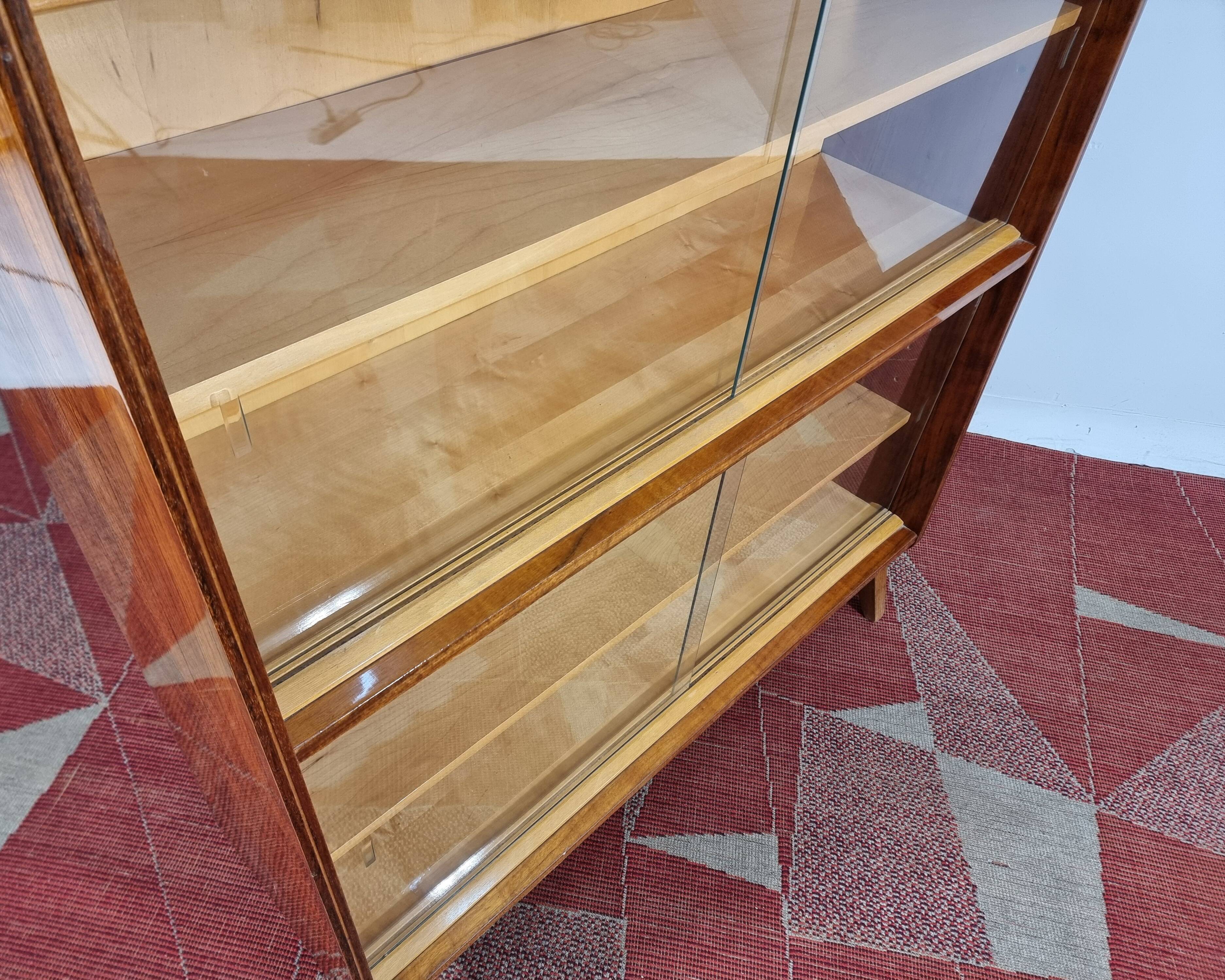 Vitrine vintage marron de Tatra, 1970