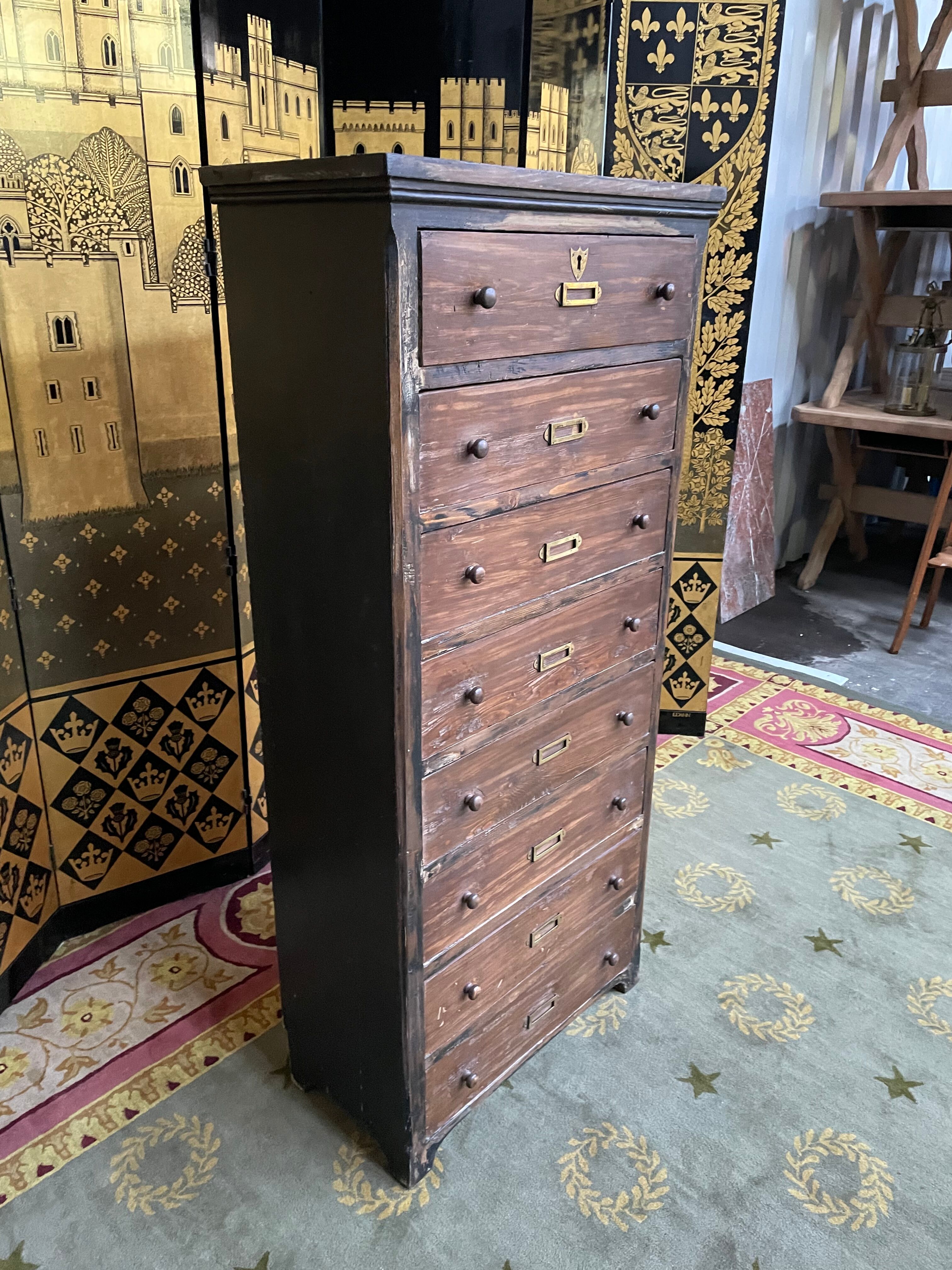 Chiffonnier in fir 19th