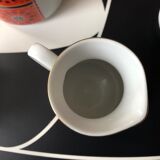 Cafetière orange et 4 tasses et pot à lait motif fleurs