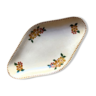 Delight in earthenware "flowers", Saint Amand