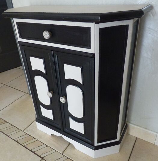 Small sideboard opening by two leaves and a quality wooden drawer