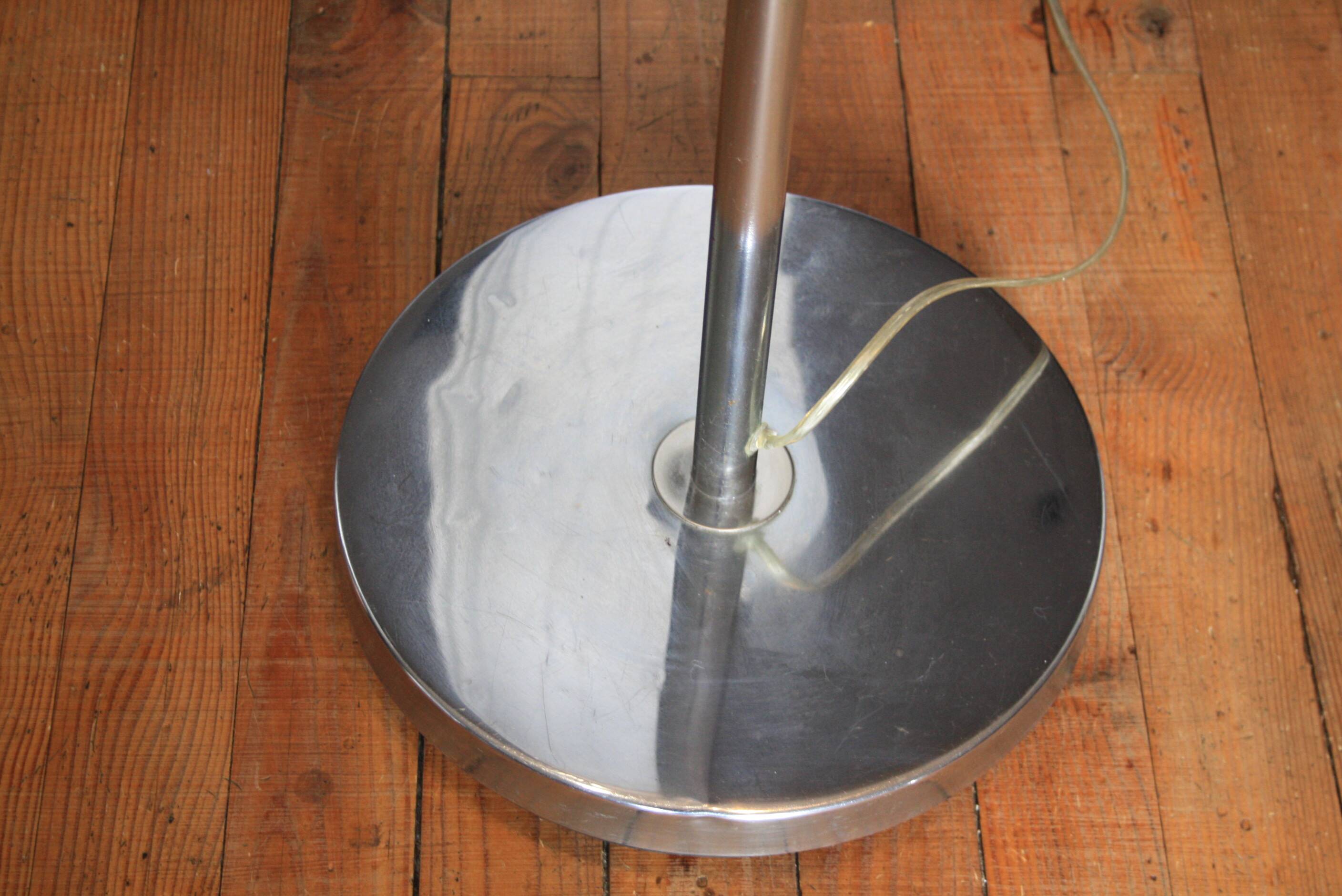 Flexible chrome eye ball floor lamp