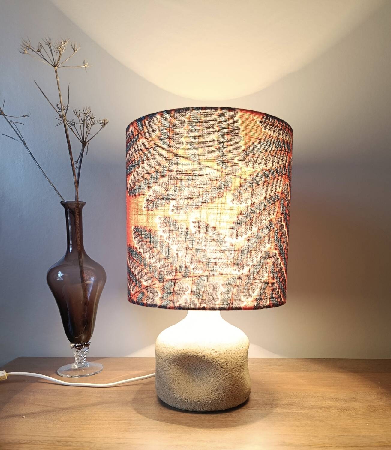Sculpted stone lamp dlg Tormos, linen lampshade with botanical print