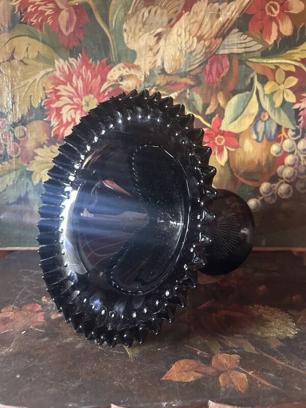 Grande coupe sur pied en opaline noire Art déco des années 1930 une rareté atypique