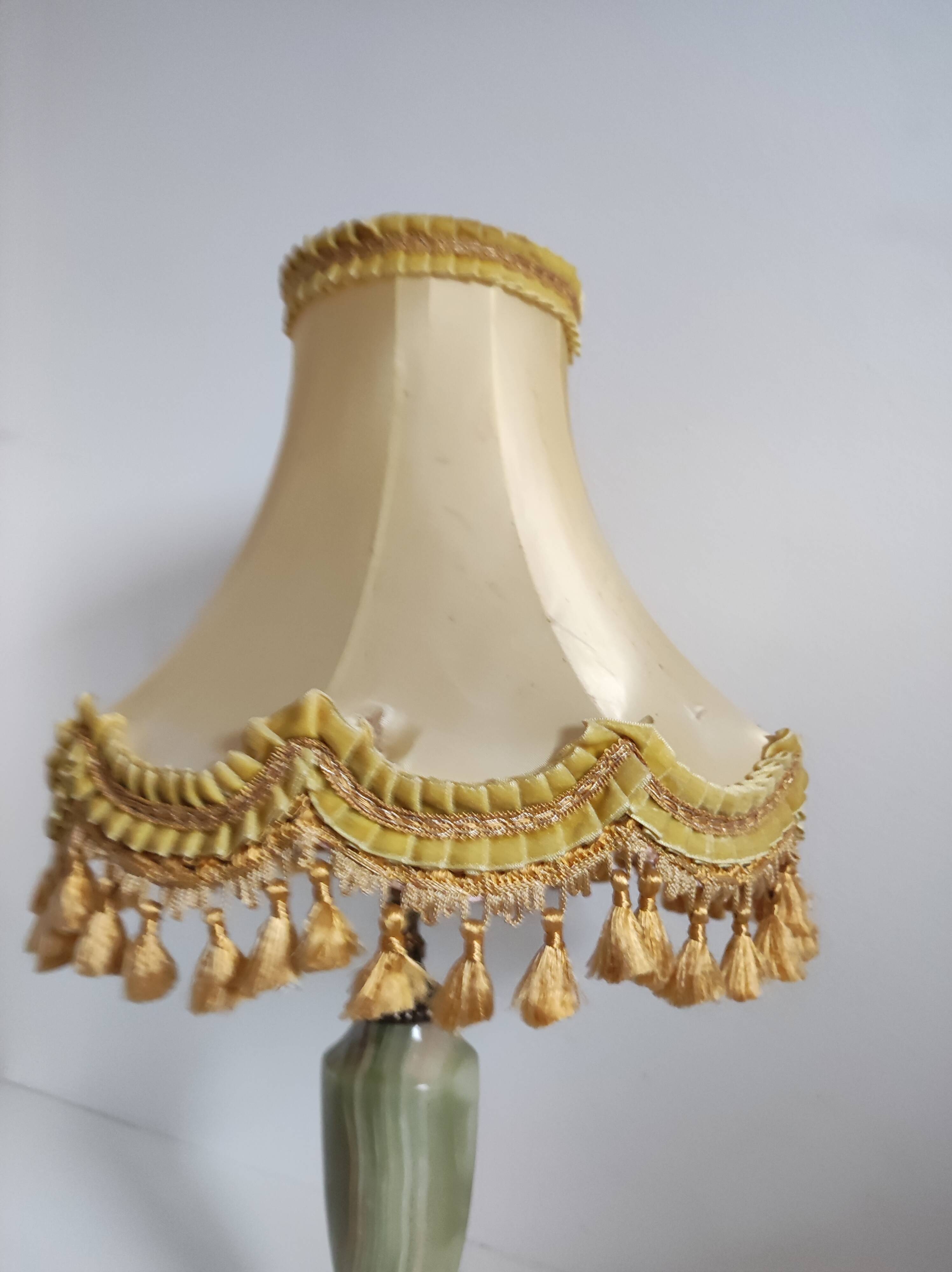 Foot lamp in onyx lampshade silk