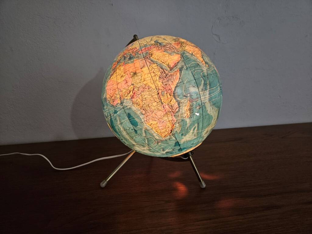 Barren Globe Lamp