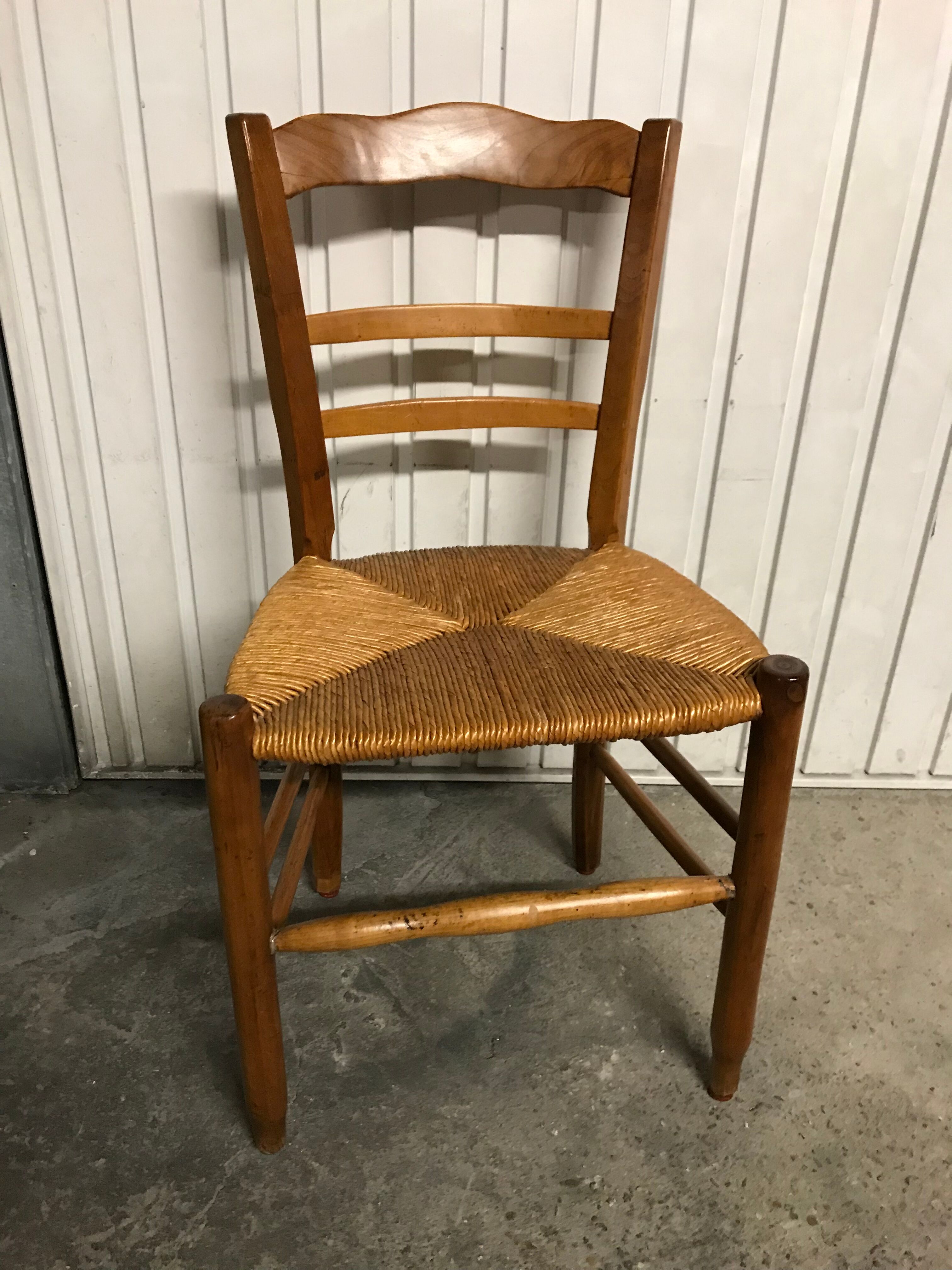 6 old straw chairs