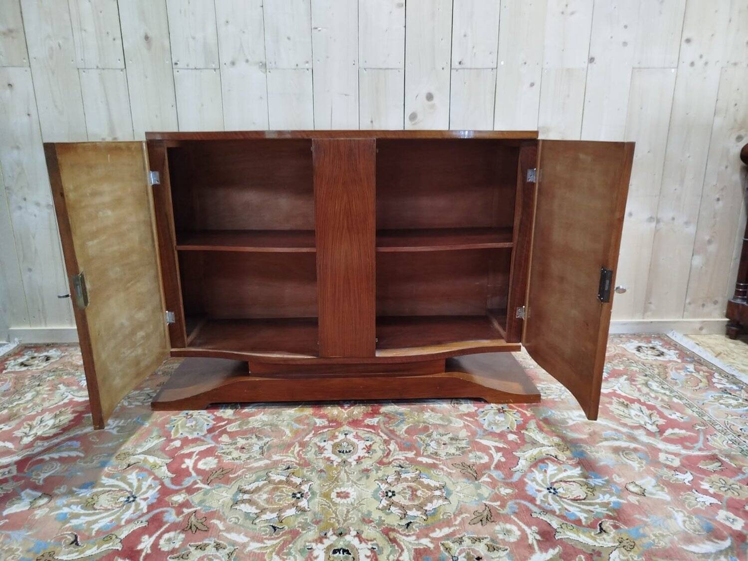 Art Deco period sideboard in mahogany and mahogany veneer